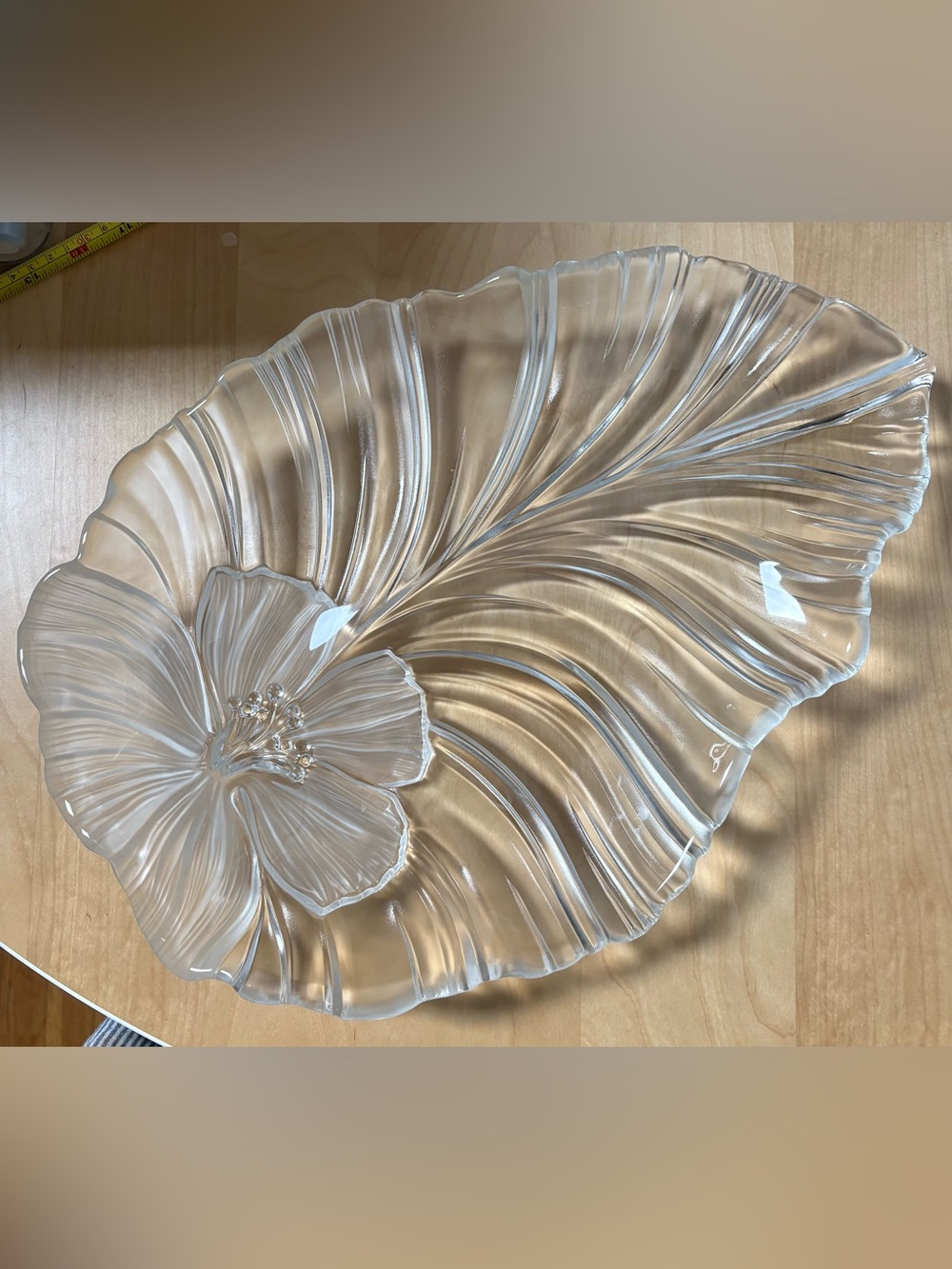 Mikasa Hibiscus Frost Palm Leaf Platter